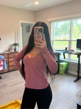 Wild Fable Mauve Long Sleeve V-Neck T-Shirt S Solid Pullover Basic Active Top